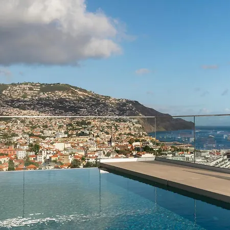 Maravilhas Ii By An Island