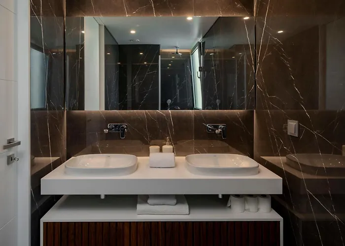 Maravilhas Ii By An Island